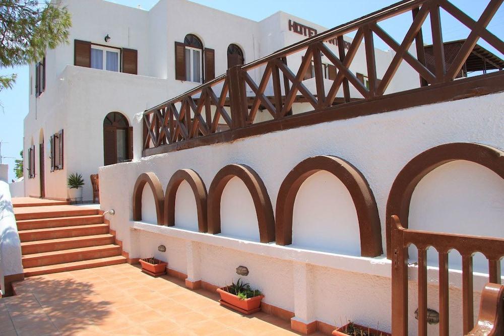 Santa Irini Hotel Perissa  Dış mekan fotoğraf